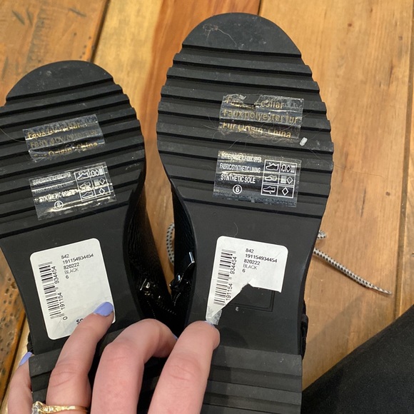 Saks Hiking Boots NWT - Picture 3 of 4